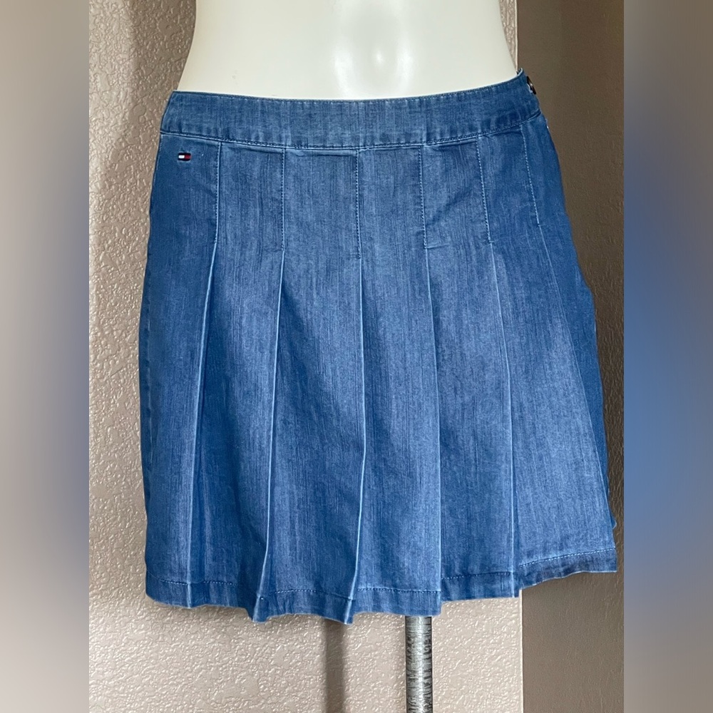 Tommy Hilfiger denim pleated skirt size 6